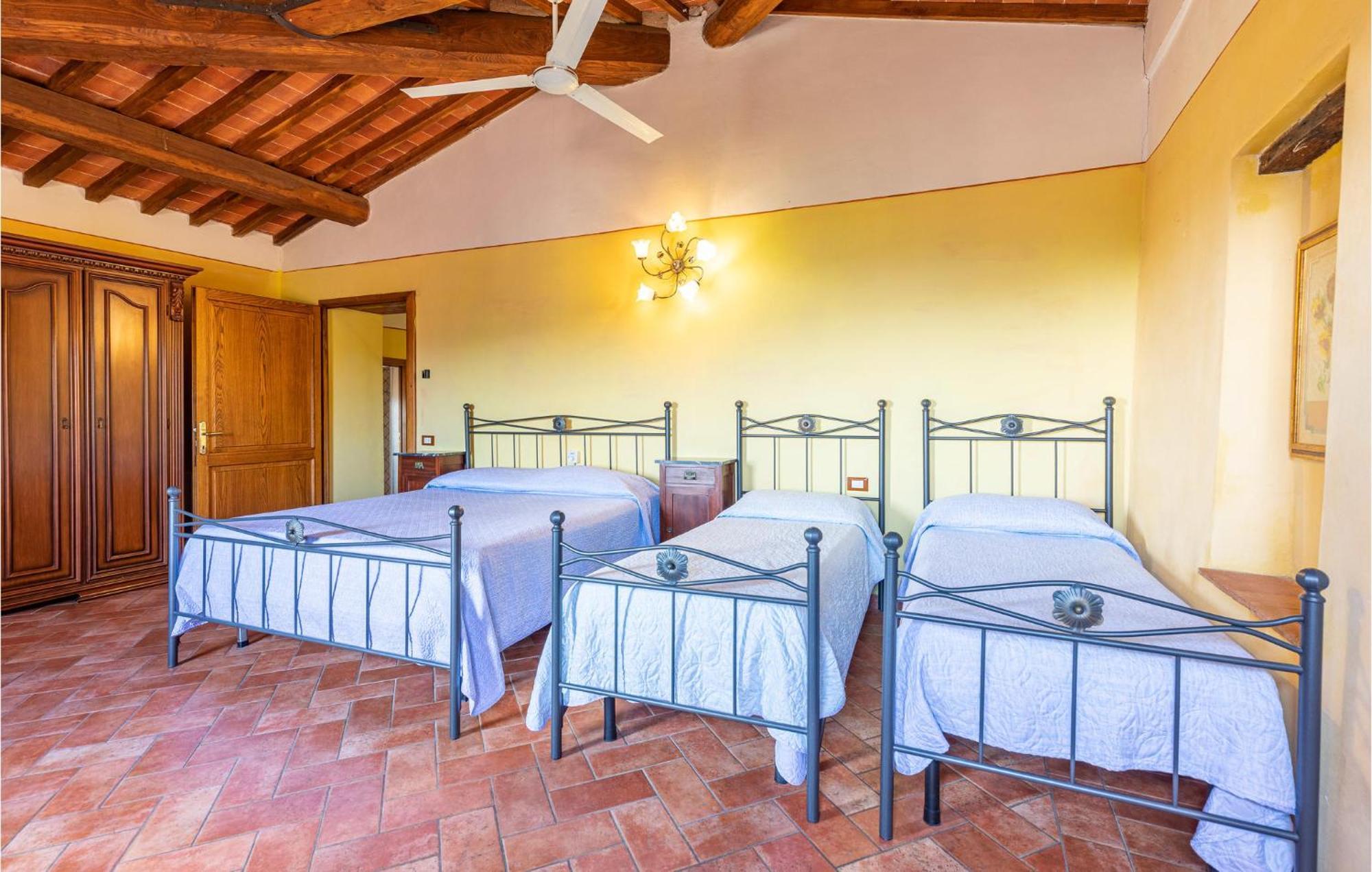 Awesome Home In Marliana With Kitchenette Zewnętrze zdjęcie